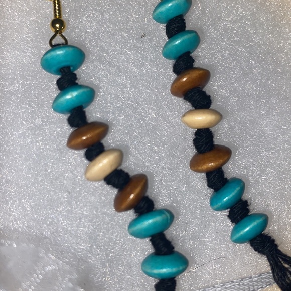 Southwestern Hand Crafted Macrame Tassel Fringe Earrings Wood Beaded Accents - Picture 5 of 8